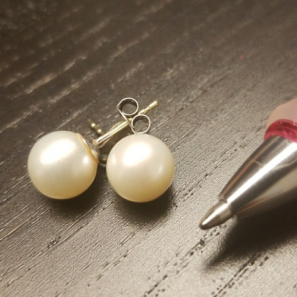 Pearl earrings - Picture 2 of 2